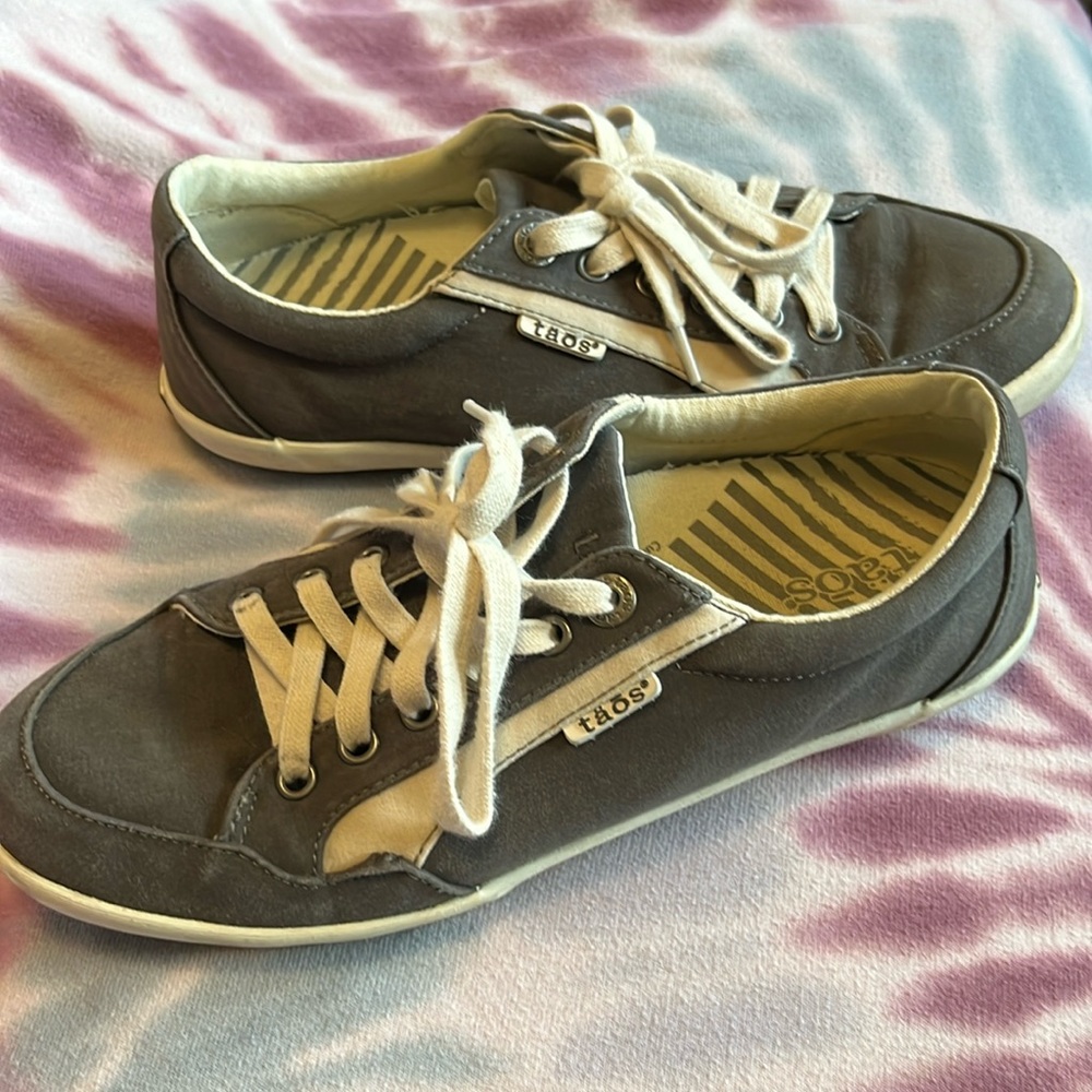 Taos Shooting Star Sneakers